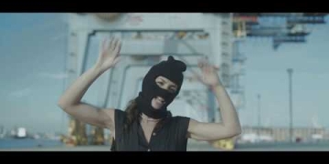 Simplemente (Letra y música Maia Castro), canción incluida en su álbum “Quinto” (2018).