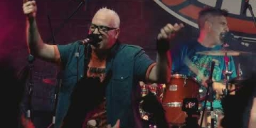 "192 MANGA" de TROTSKY VENGARÁN [ En Vivo – Medellín ]