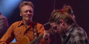Invitado: Juan Pablo Chapital en guitarra Nasser 3.0 fue una celebración de cada una de las etapas musicales de Jorge Nasser: Milonga, Blues, Rock, Canciones... 18 de mayo del 2016 en la Sala Adela Reta del Auditorio Nacional del Sodre