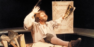 El Ministerio de Cultura de la Ciudad de Buenos Aires, a través del Complejo Teatral de Buenos Aires, informa que desde el sábado 27 de junio a las 20 horas, se ofrecerá a través de las plataformas Cultura en Casa y la web del Complejo Teatral de Buenos Aires