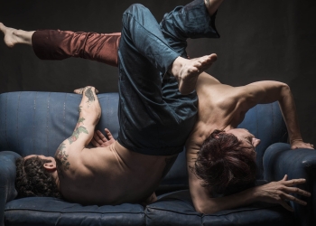 CICLO DANZA AL BORDE El 8 de julio a las 20 horas presentará a través de las plataformas de la Ciudad y del CTBA un work in progress de los espectáculos Trampa al tiempo y Narciso del 92, creados y dirigidos por Ana Garat y Emilio Bidegain. Foto___Trampa_al_tiempo-_Coreografía_-_dirección_Ana_Garat-CTBA_2019_Foto_Carlos_Furman