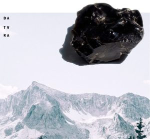 obra de Mariana Gallay inspirada en Micrófonos de Obsidiana