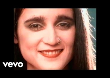 Music video by Julieta Venegas performing Cómo Sé. (C) 1997 BMG Entertainment Mexico, S.A. De C.V.