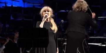 LEJANA TIERRA MÍA Letra: Alfredo Le Pera Música: Carlos Gardel Arreglo: Toto D'Amario Orquesta Filarmónica de Montevideo Dirección musical: Ligia Amadio Intérprete: Cristina Fernández