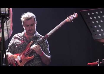 Maria Bentancur y Aida Martínez -voces Pablo Meneses -batería Gerardo Alonso-bajo Camilo Astiazaràn-guitarra Pablo Somma - flauta Gustavo Villalba - saxofòn Gabriel Estrada - piano