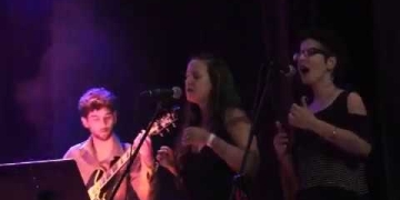 Cantantes: Maria Bentancur y Aida Martínez Bajo: Gerardo Alonso Batería: Pablo Meneses Guitarra: Camilo Astiazaràn Flauta: Pablo Somma Saxo soprano: Gustavo Villalba Teclados y composociòn: Gabriel Estrada Enero 2020, Festival de Jazz a la Calle en la ciudad de Mercedes - Soriano