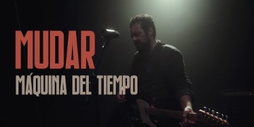 “Mudar” fue registrado en vivo el 3 de agosto de 2020 en Sala del Museo (Montevideo Uruguay ) Eté & Los Problems – Máquina del tiempo Voz y Guitarra: Ernesto Tabárez Guitarra: Martin Iglesias Guitarra: Ivan Krisman Teclado: Barbara Jorcin Bajo: Marto Moreno Batería : Andres Coutinho