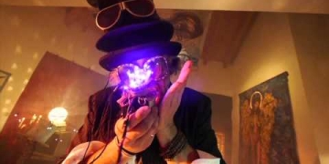 "InTuiTiVo" interamente registrato da Claudio Taddei, tele amplificate che fanno da batteria, suoni vocali che interpretano i fiati, bassi, percussioni, ecc. Quadri, installazioni, video-clip. 12 giorni e 12 notti di musica, pittura, installazioni, arte, ecc. Tutto realizzato nel magico Rivellino di Locarno, bastimento attribuito a Leonardo Da Vinci. Documentato dal regista Stefano Ferrari.