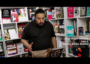 "Preferentemente" Ciclo de Lecturas en Espacio Chamangá Juan Ángel Italiano lee "Trabalenguas" del libro "Made in China" de Martín Barea Mattos.