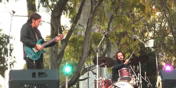 Presentación del Trío Ibarburu (URU) en Woodsvendetta III festival de arte autogestivo Nicolás Ibarburu - Guitarra Andrés Ibarburu - Bajo Martín Ibarburu - Batería Tema: Neurology - Álbum: Ultramarino (2016)