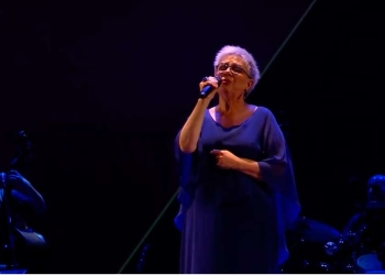 "Como los desconsolados" es una canción del inmenso Eduardo Darnauchans. Fue grabada en vivo el 16 de octubre de 2019 en el Auditorio Nacional del Sodre. Andrés Bedó, piano, dirección, arreglos Andrés Pigatto, bajo y contrabajo Pelao Meneses, batería Pablo Avellino, sonido Laura Canoura