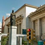 Dante-Alighieri-en-explanada-de-la-universidad-de-la-república,-captura-Federico-Meneses