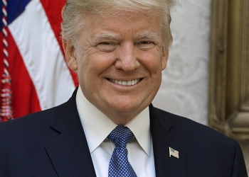 Official portrait of President Donald J. Trump, Friday, October 6, 2017. (Official White House photo by Shealah Craighead) https://es.wikipedia.org/wiki/Donald_Trump