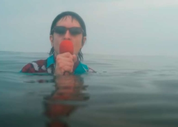 BARRERAS © Luis Angelero (Letra y música) | Nicolás Rodriguez (batería) y Nicolás Nodar (bajo) | Pepe Céspedes y Juan Bruno (Producción) | Edu Pereyra (Mezcla) | Federico Molinari (Video) | Matias Lasarte (Director de fotografía) | Patricia Iccardi (Edición) | |Santiago De Souza (Diseño)