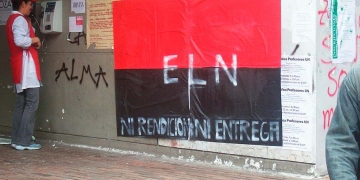 Bandera del ELN en la Universidad Nacional de Colombia. Julián Ortega Martínez - originally posted to Flickr as ELN guerrilla poster León de Greiff Auditory, National University of Colombia, 7 March 2007