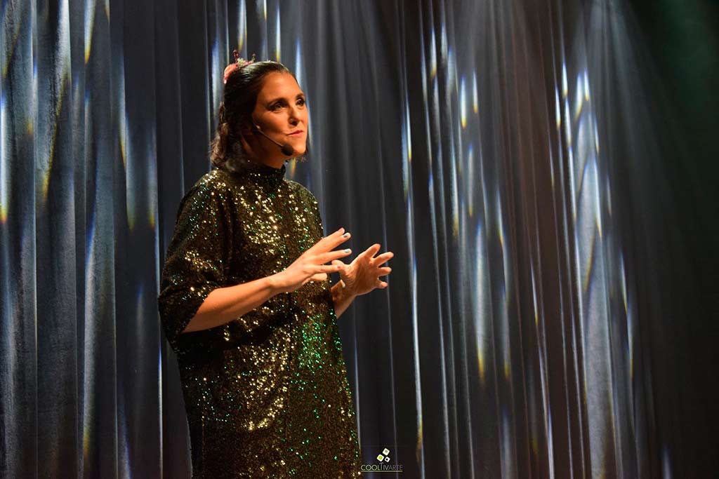 Florencia Infante presentando su unipersonal Jardín de Infante en Magnolio Sala 11.02.21 Fotos Claudia Rivero www.cooltivarte.com