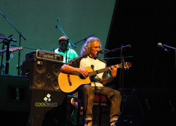 URBANO MORAES presentó "Vuela más alto" - Sala Zitarrosa - Noviembre 2010 © Federico Meneses www.cooltivarte.com