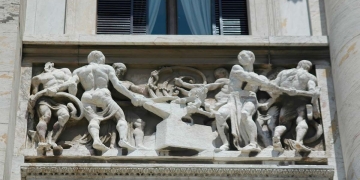 escultura fachada en palacio legislativo montevideo uruguay foto federico meneses octubre 2009