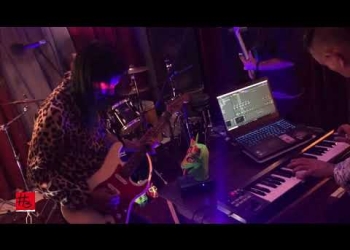 Plan Kalergi Numeral Tr3s ensayando en sala Defilet.