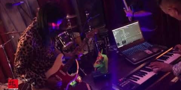 Plan Kalergi Numeral Tr3s ensayando en sala Defilet.