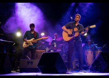 En vivo en Sala Zitarrosa (Montevideo, Uruguay) - 2/marzo/2019 Voz y guitarra folk: Pedro Restuccia Piano: José Redondo Batería: Guillermo Loriente Guitarra Eléctrica: Gastón Figueredo Bajo: Valentín Cabrera Percusión y coros: Wilson Negreyra Va Pensando es una canción de Jorge Galemire (editada originalmente en su disco Segundos Afuera).