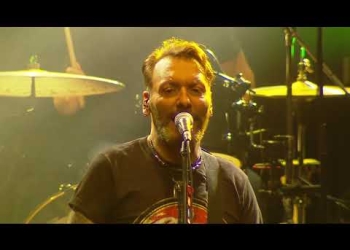 Níquel 2020 en el Auditorio del Sodre el 7/11/20, Montevideo, Uruguay. Adelanto del full álbum a editarse el 26 de marzo (MMG/Gargoland) Concierto que significó la vuelta a los escenarios (en plena pandemia) de una de las grandes bandas de rock uruguayas. Jorge Nasser - Voz y guitarra Pato Dana - Bajo y voz Wilson Negreyra - Percusiones y voz Roberto Rodino - Batería Gonzalo de Lizarza - Guitarra Loncha González -Guitarra y voz Pablo Gómez - Teclados y voz