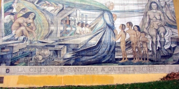 La ciudad de Santiago a Gabriela Mistral, mural en cerámica de Fernando Daza, ubicado en las faldas del costado sur del Cerro Santa Lucía, creado en 1971 y restaurado en 1997.