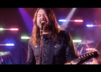 Dee Gees - You Should Be Dancing - Foo Fighters