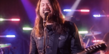 Dee Gees - You Should Be Dancing - Foo Fighters