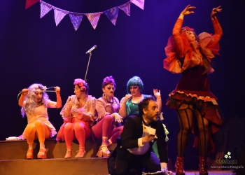 Las coristas en teatro Stella - Agosto 2021 - Foto Andrea Silvera