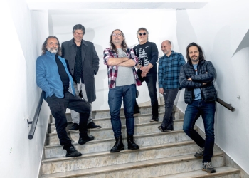 Foto: Damián Cejas. Mateo x 6, de izquierda a derecha: Ney Peraza, Jorge Schellemberg, Mandrake Wolf, Popo Romano, Pitufo Lombardo y Martín Ibarburu.