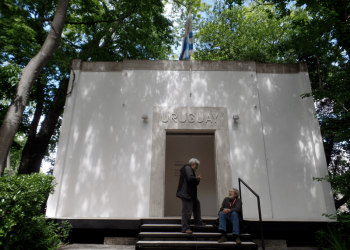 Pórtico del Pabellón Uruguayo en la Bienal de Venecia - Foto Miacara76 Fuente https://es.wikipedia.org/wiki/Pabell%C3%B3n_de_Uruguay_en_la_Bienal_de_Venecia
