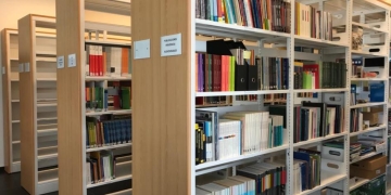 biblioteca de la INDDHH