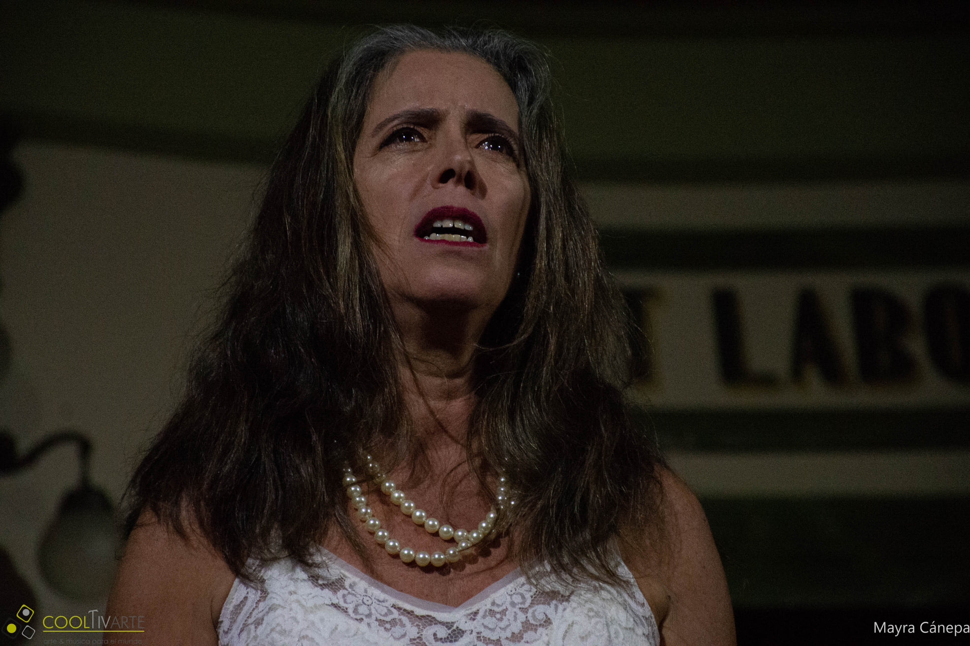 Si muriera esta noche. Idea Vilariño interpretada por Raquel Diana se presentó en Ateneo de Salto el sábado 2 de abril de 2022. Foto © Mayra Cánepa www.cooltivarte.com .. Si muriera esta noche. Idea Vilariño interpretada por Raquel Diana se presentó en Ateneo de Salto el sábado 2 de abril de 2022. Foto © Mayra Cánepa www.cooltivarte.com ..