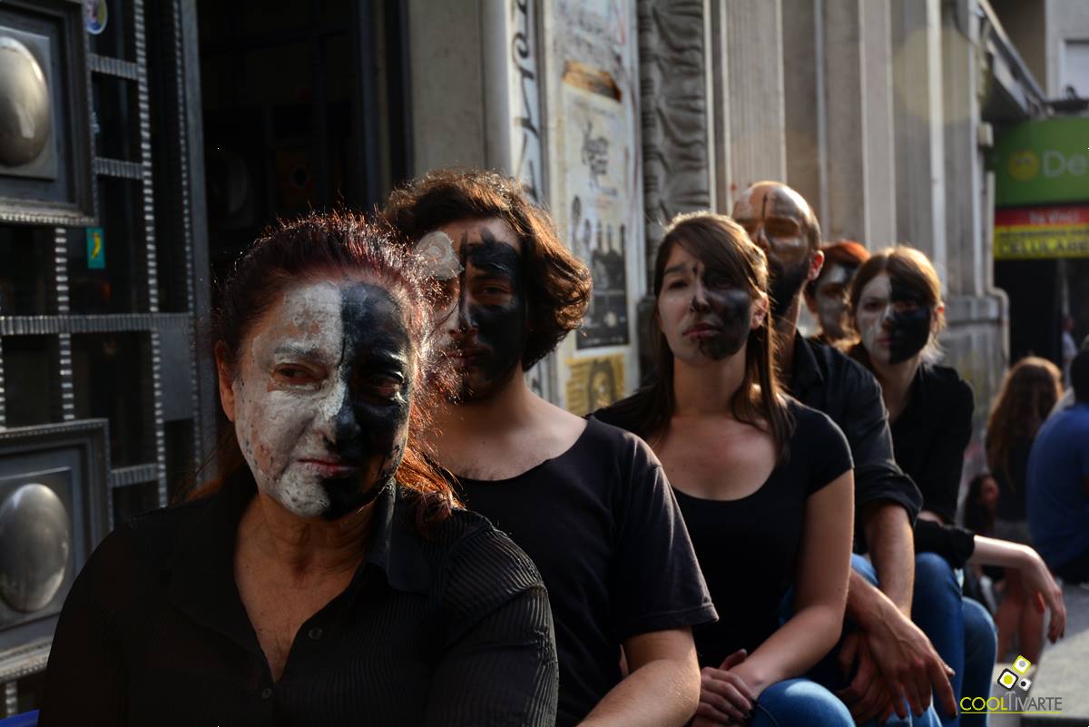 Cuerpo ArteAcción - "SERIE" - Estudiantes de Grupo Acción - Diciembre 2017 - Ciclo de Performance - Coordina: Valeria Píriz Taller Seveso / IENBA - UDELAR - Foto © Federico Meneses