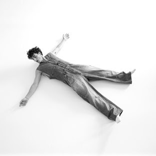 Benson Boone presenta Better Alone su nuevo single