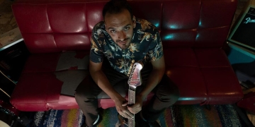 Diego Matturro estrena el video "A otro lugar" junto a Agarrate Catalina