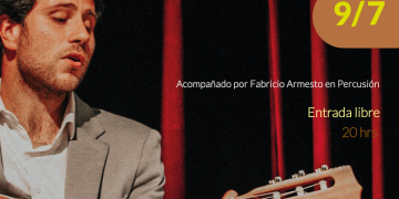 Cristhian Ortega presenta Versos para vivir en el Teatro de la Casa de la Cultura de Maldonado.
