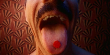 Red Hot Chili Peppers - Tippa My Tongue