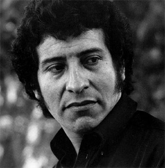 Victor Jara - Fuente imagen: https://www.biografiasyvidas.com/biografia/j/jara_victor.htm