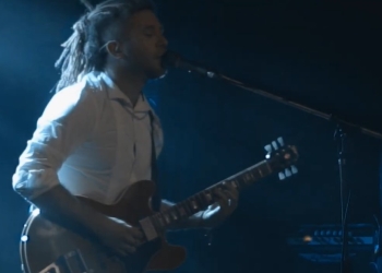 Todo Aparenta Normal - La Era de Acuario (en vivo)