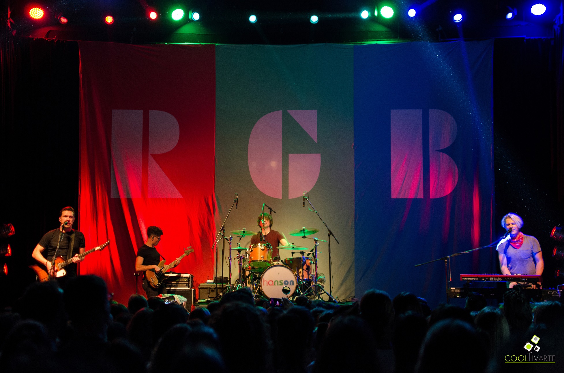 HANSON - RED GREEN BLUE TOUR - La Trastienda Club MVD - Octubre 2022 - Foto © Carlos Iglesias HANSON - RED GREEN BLUE TOUR - La Trastienda Club MVD - Octubre 2022 - Foto © Carlos Iglesias