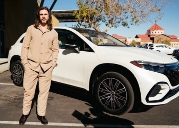 JUANES se convierte en el primer artista en compartir un adelanto de su próximo álbum a través de experiencia sonora para automóviles en Dolby Atmos