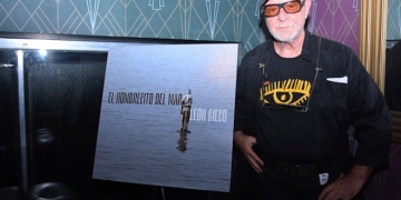 Luego de una década sin grabar material nuevo en estudios, el compositor y músico argentino León Gieco presenta su nuevo álbum “El hombrecito del mar”. Este esperado trabajo discográfico, es el fruto de un prolongado e intenso proceso de composición, grabación y producción de León Gieco y el músico y productor Luis Gurevich.