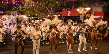 Desfile Inaugural del Carnaval 2023 Parte de lo que fué... calle 18 de julio , Montevideo - Foto Andrea Silvera