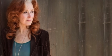 Y "Just Like That", Bonnie Raitt se lleva a casa la Canción del año en la 65.a ceremonia anual de los premios Grammy, organizada el domingo por la noche (5 de febrero).