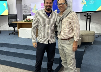 Junto a Jonathas Andrade en San José De Mayo, Departamento de San José. Recorriendo Exposiciones SAN JOSÉ FOTO por Daniel Benoit Cassou