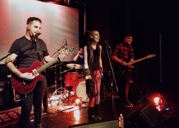 Dr Rocka junto a Genoma - La Casa Cultural Mandragora - mayo 2023 - Fotos Sara Porro