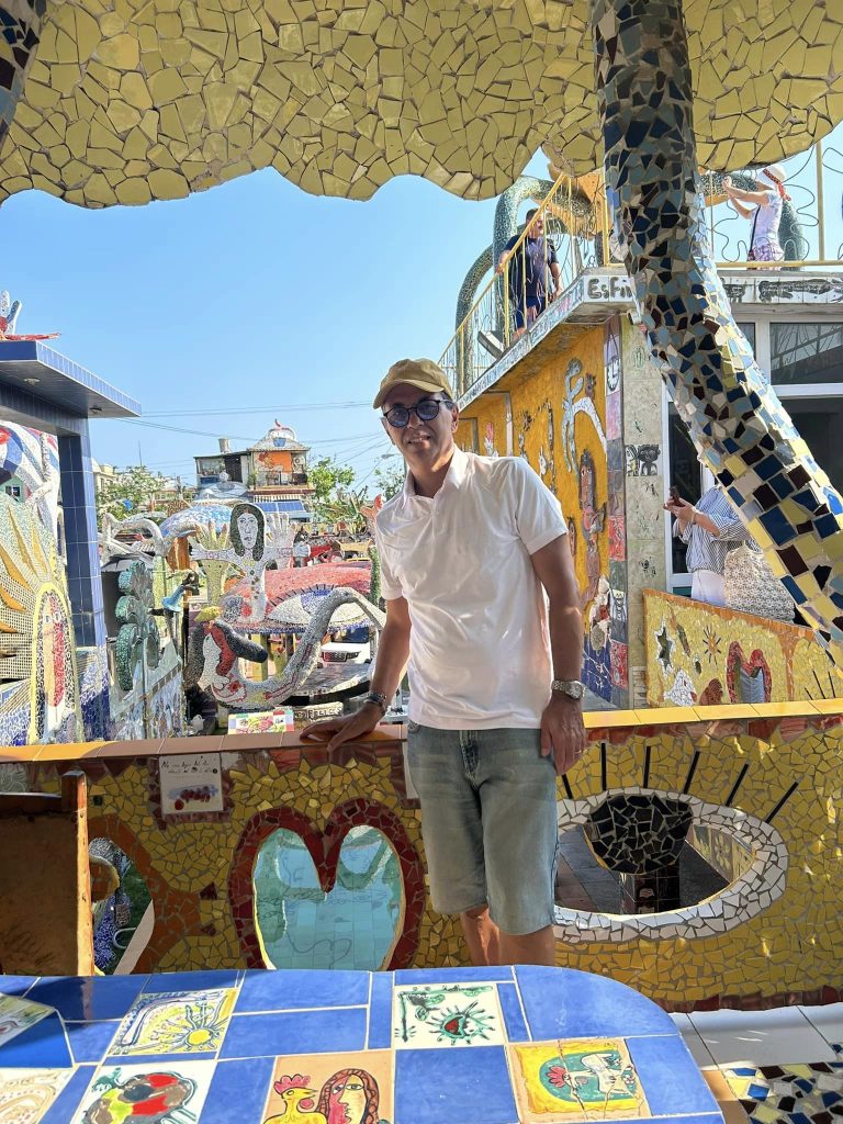 Recorriendo Exposiciones - FUSTERLANDIA por Daniel Benoit Cassou 