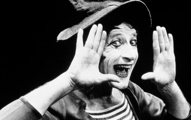 «El camino más corto que separa al sueño de la realidad es el arte» (Marcel Marceau).